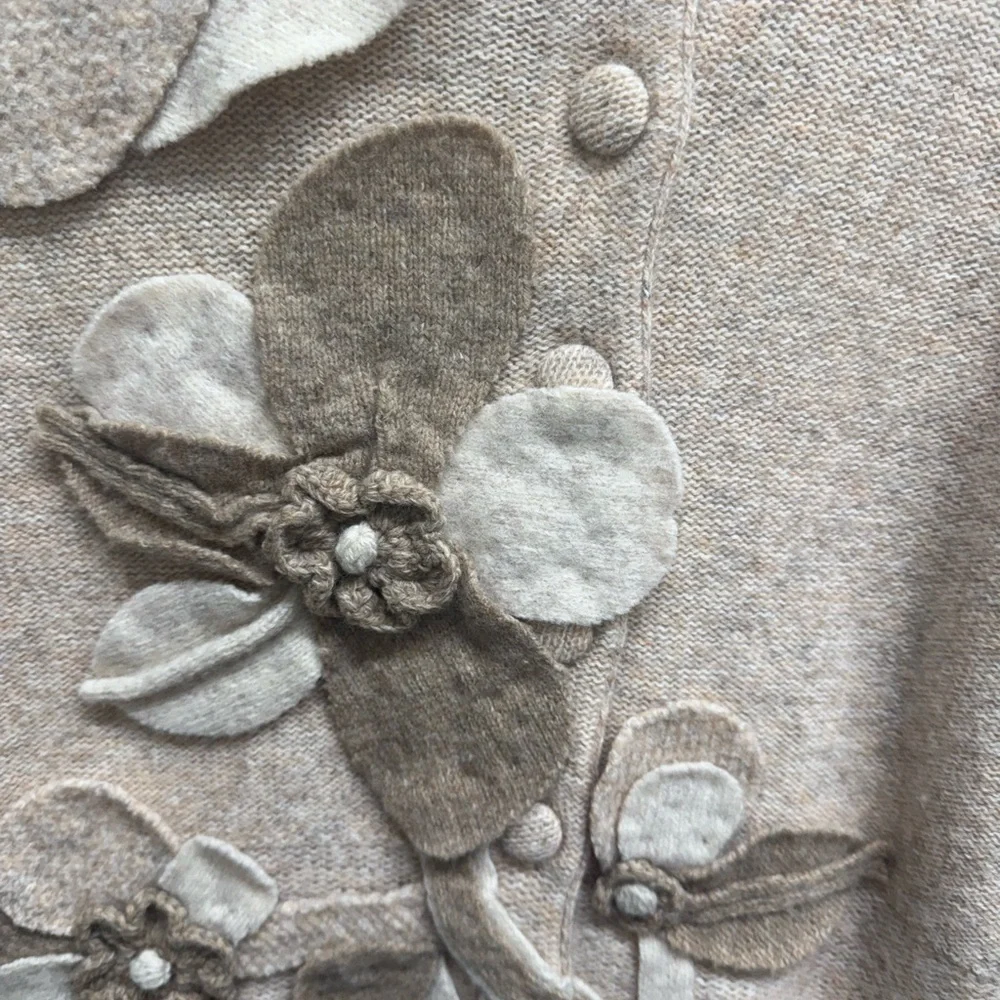 Anyhropologie Beige Floral Women's Cardigan - Picture 4 of 6